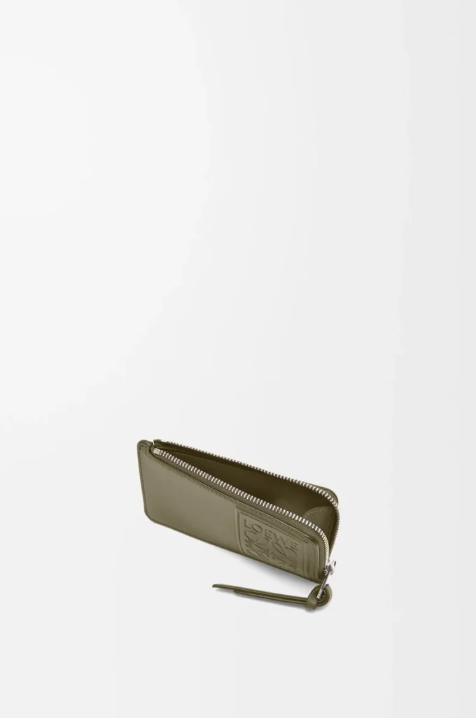 Münzkartenetui aus satiniertem Kalbsleder in Khaki Green