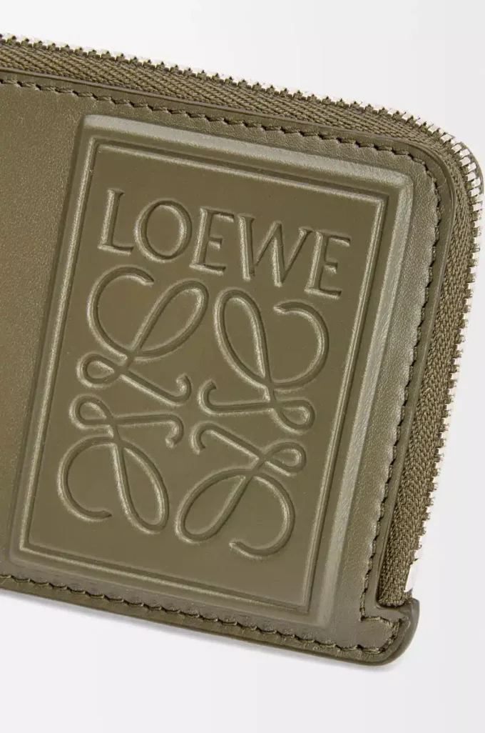 Münzkartenetui aus satiniertem Kalbsleder in Khaki Green