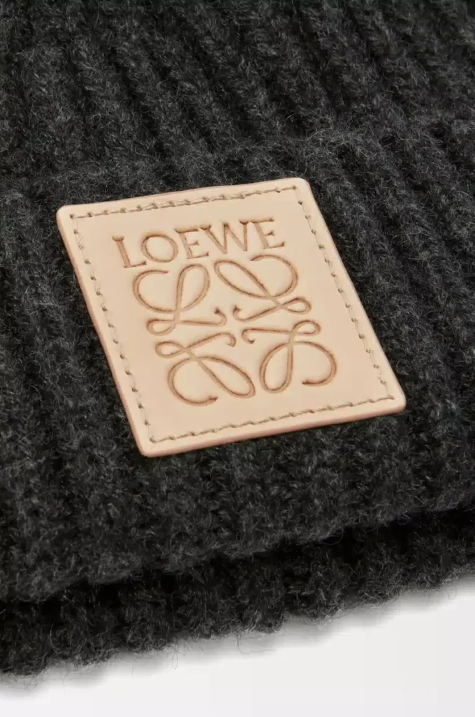 Mütze aus Kaschmir in Schwarz