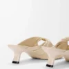 Mule aus weichem Nappalammleder in Dough