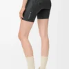Nahtlose Shorts aus technischem Jersey in Schwarz