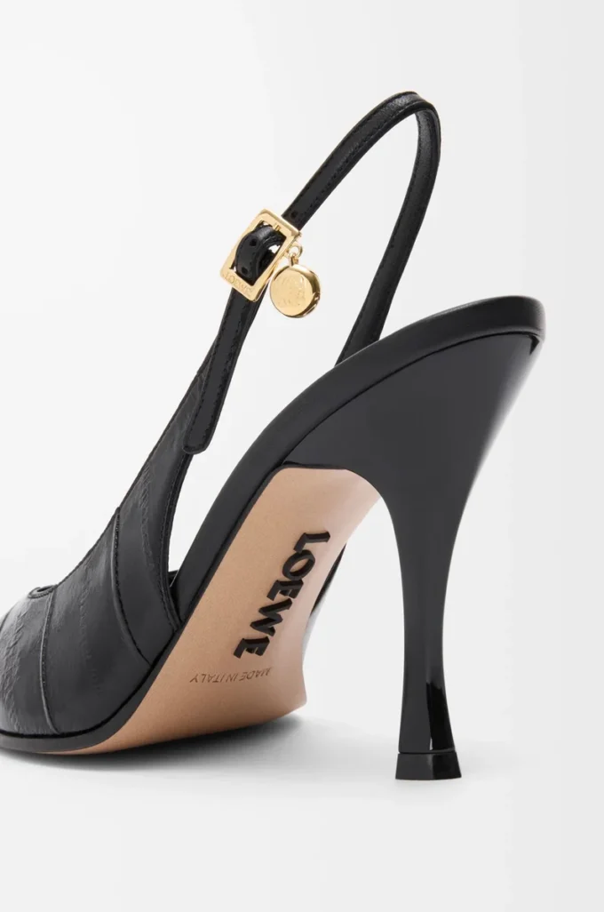 Neue Comic-Slingback-Pumps aus gemischtem Leder in Schwarz