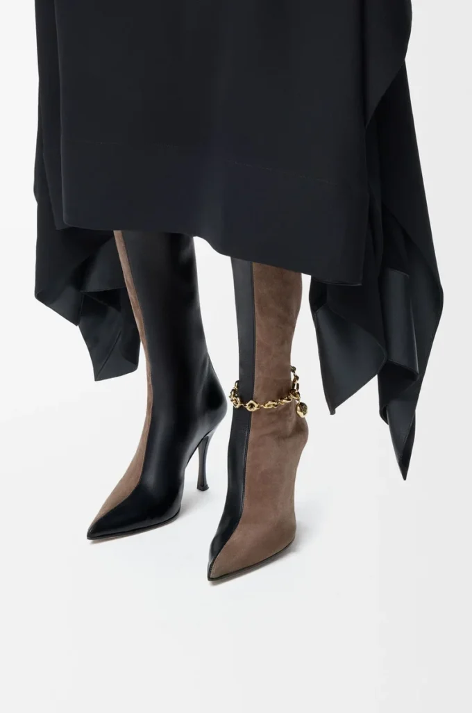 Neue Comic-Stiefel aus Stretch-Lammleder und Wildleder Schwarz/Zigarre
