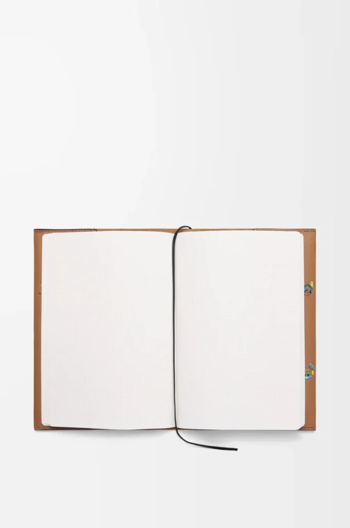 Notizbuch mit Katzenmotiv aus Kalbsleder in Mokka