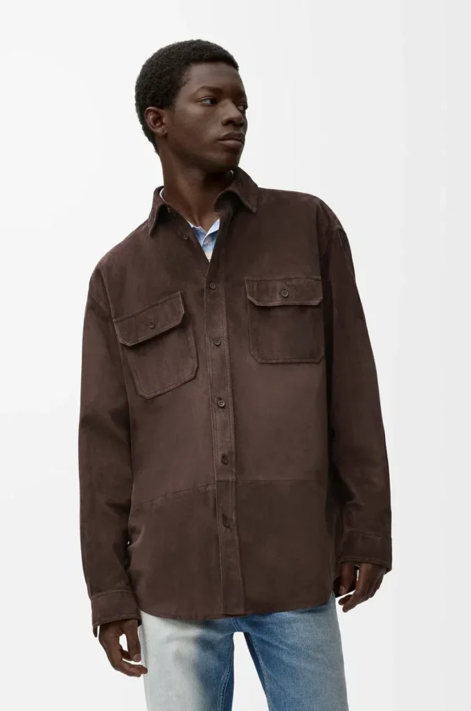 Overshirt aus dunkelbraunem Kalbswildleder