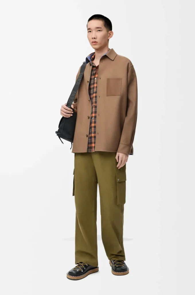 Overshirt aus Schurwolle und Kaschmir Camel/Blau