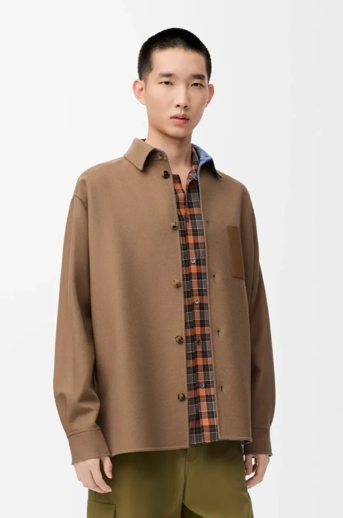 Overshirt aus Schurwolle und Kaschmir Camel/Blau