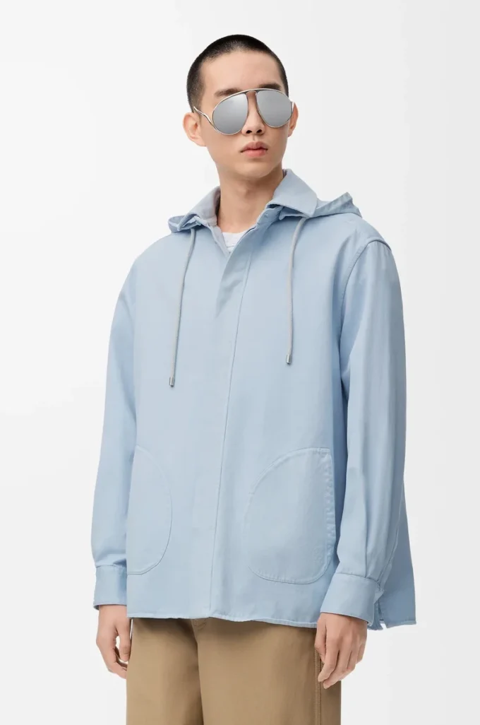 Overshirt mit Kapuze aus Baumwolle in Hellblau