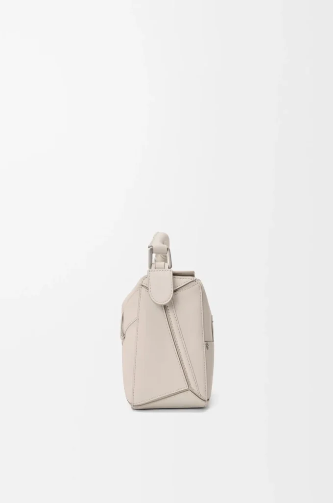 Panta kleine Puzzle-Tasche aus glänzendem Kalbsleder in Light Ghost