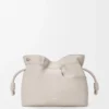 Panta Medium Flamenco Clutch aus glänzendem Kalbsleder Light Ghost