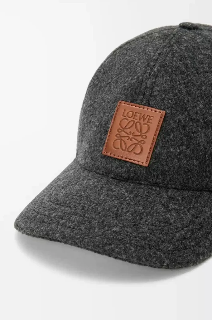 Patch-Kappe aus Wolle Grau