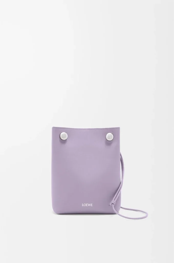 Pebble-Beutel aus glattem Kalbsleder in Dirty Mauve
