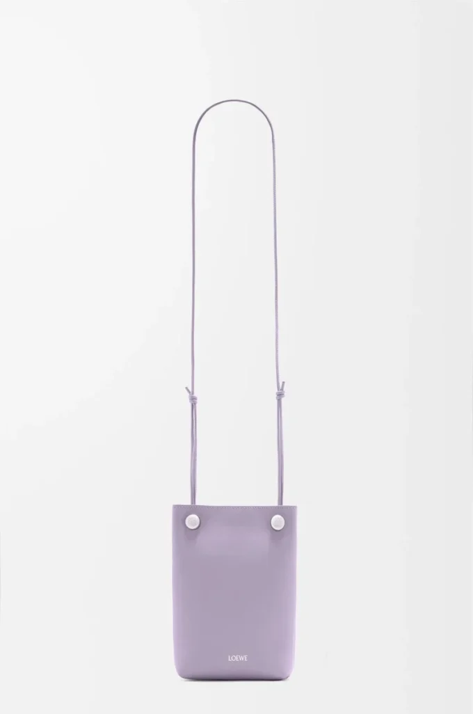 Pebble-Beutel aus glattem Kalbsleder in Dirty Mauve