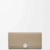 Pebble Continental-Brieftasche aus mini-genarbtem Kalbsleder in Clay