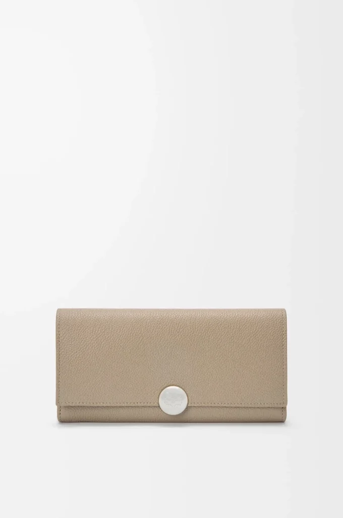 Pebble Continental-Brieftasche aus mini-genarbtem Kalbsleder in Clay