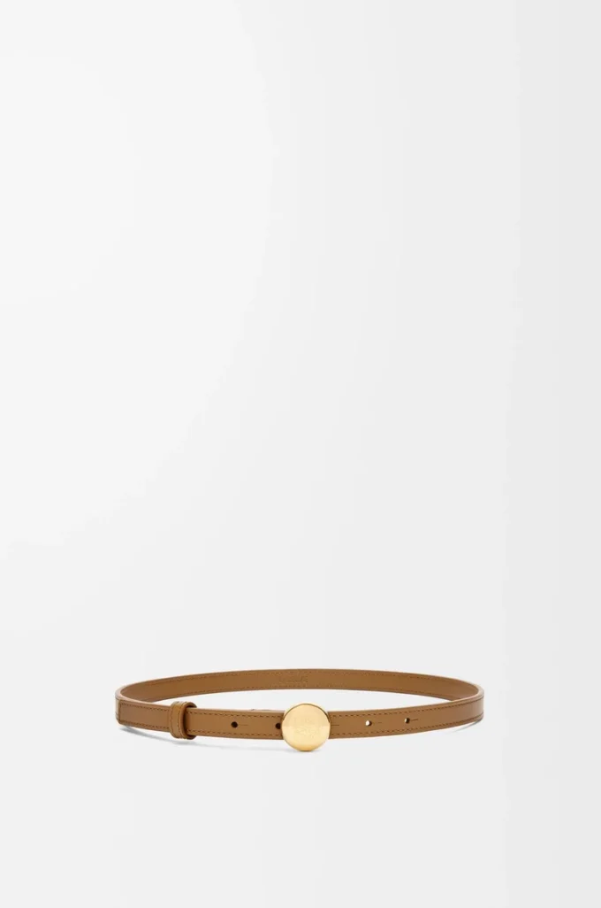 Pebble-Gürtel aus glattem Kalbsleder in Eiche/Gold