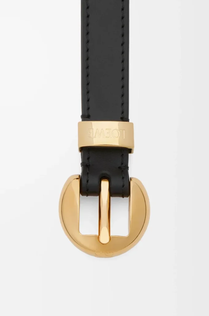 Pebble-Gürtel aus glattem Kalbsleder Schwarz/Gold