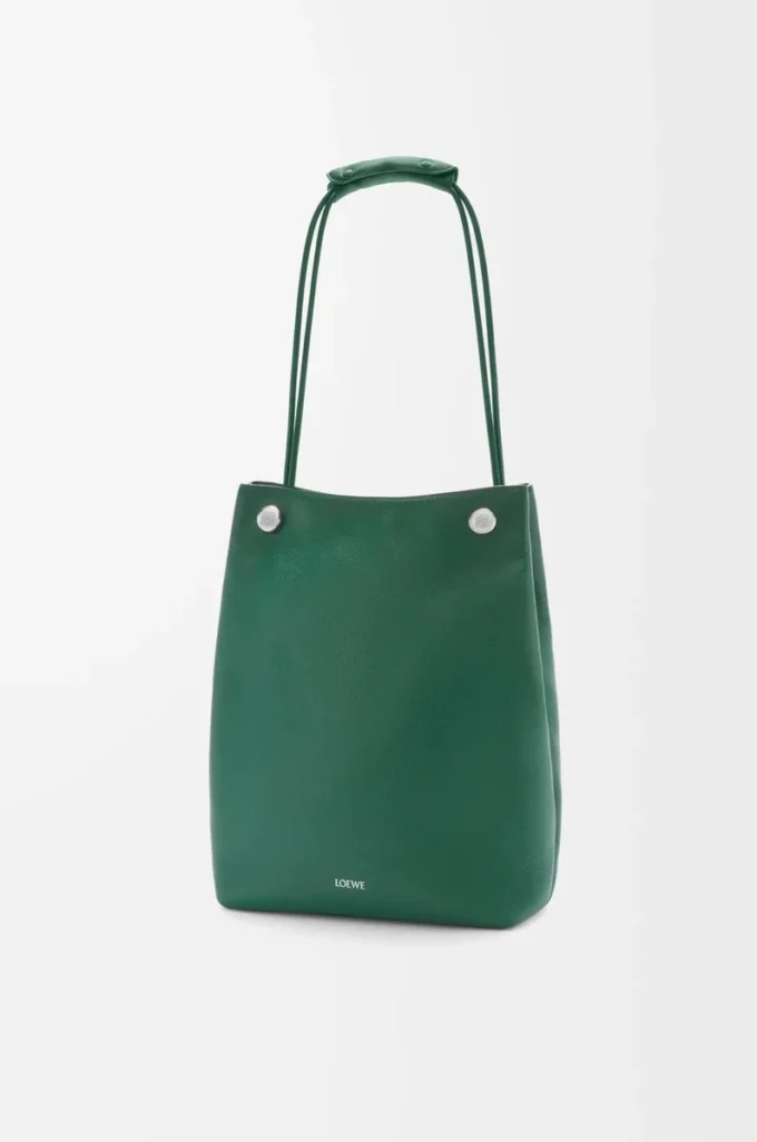 Pebble Hobo aus geschmeidigem genarbtem Kalbsleder Evergreen