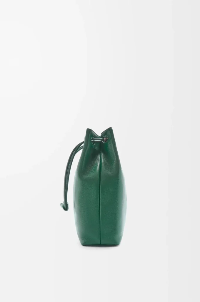 Pebble Hobo aus geschmeidigem genarbtem Kalbsleder Evergreen