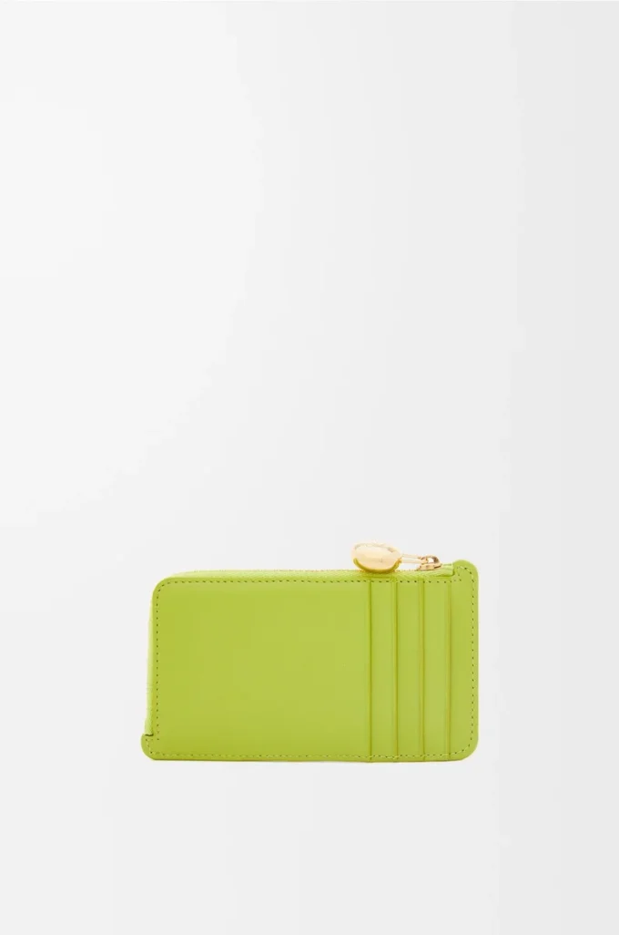Pebble-Münzkartenetui aus glänzendem Nappakalbsleder in Meadow Green
