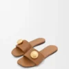 Pebble-Pantolette aus weichem Kalbsleder in Eiche