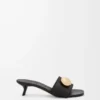 Pebble-Pantolette aus weichem Kalbsleder in Schwarz