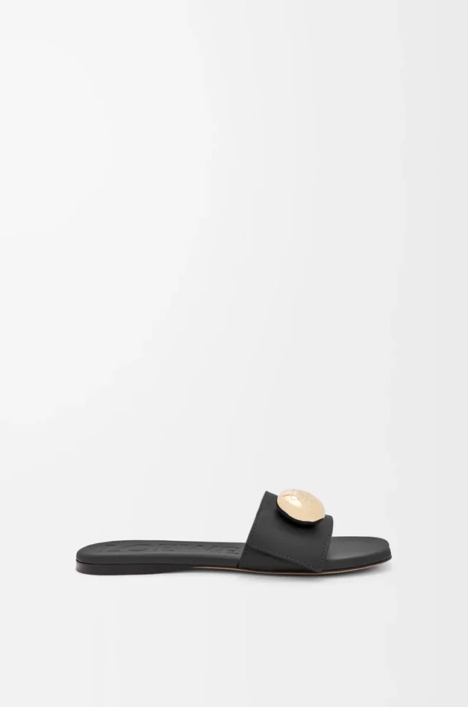 Pebble-Pantolette aus weichem Kalbsleder in Schwarz