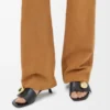 Pebble-Pantolette aus weichem Kalbsleder in Schwarz