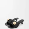 Pebble-Pantolette aus weichem Kalbsleder in Schwarz