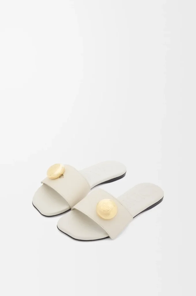 Pebble-Pantolette aus weichem Kalbsleder in Sea Salt