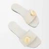 Pebble-Pantolette aus weichem Kalbsleder in Sea Salt