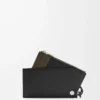 Pebble Slider Münzkartenetui aus glänzendem Nappakalbsleder in Schwarz/Dunkelkhaki