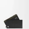 Pebble Slider Münzkartenetui aus glänzendem Nappakalbsleder in Schwarz/Dunkelkhaki