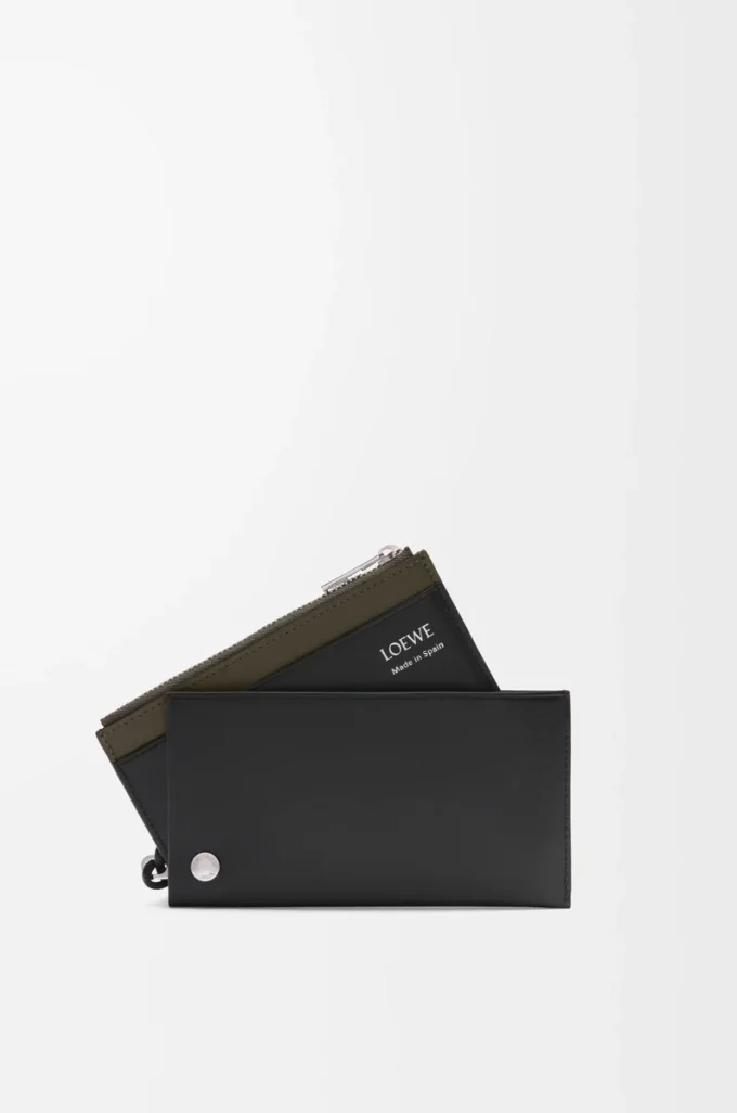Pebble Slider Münzkartenetui aus glänzendem Nappakalbsleder in Schwarz/Dunkelkhaki