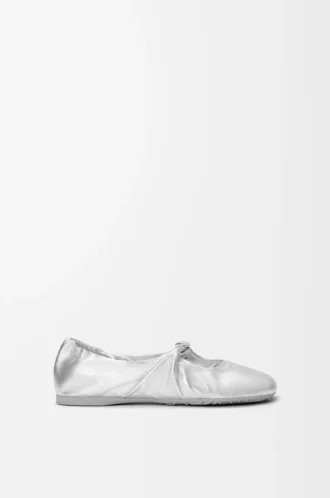 Pebble Soft Ballerina aus laminiertem Nappalammleder in Silber