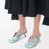 Pebble Soft Mule aus bedrucktem Nappa-Lammleder in Soft White/Blue