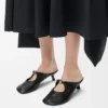 Pebble Soft Pantolette aus Nappalammleder in Schwarz