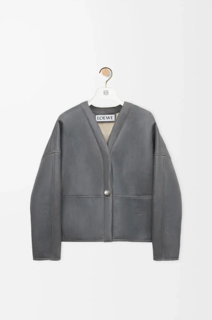 Pebble-Strickjacke aus Lammfell Hellgrau