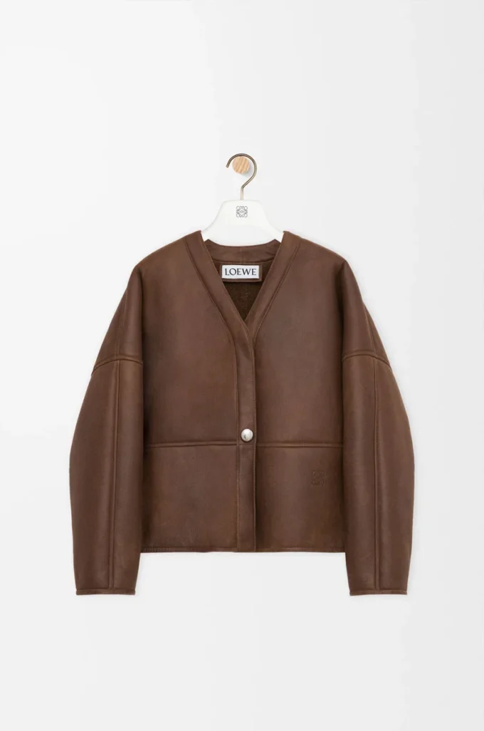 Pebble-Strickjacke aus Lammfell in Khaki-Braun