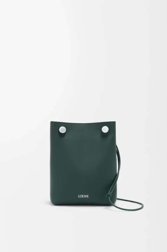 Pebble-Tasche aus glattem Kalbsleder Sherwood