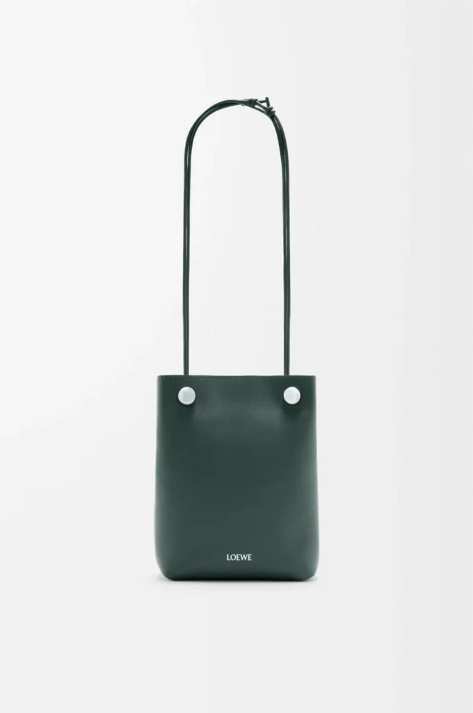 Pebble-Tasche aus glattem Kalbsleder Sherwood