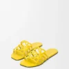 Petal Anagram Pantolette aus weichem Kalbsleder in Gelb