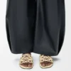 Petal Anagram Slipper aus mit Strass verziertem Wildleder Butter