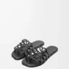Petal Anagram Slipper aus weichem Kalbsleder in Schwarz