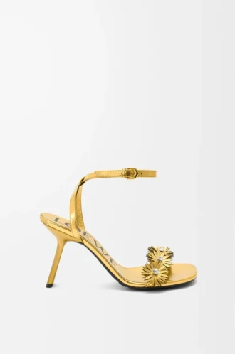 Petal Flower Sandale aus Kalbsleder und Kristallen Gold