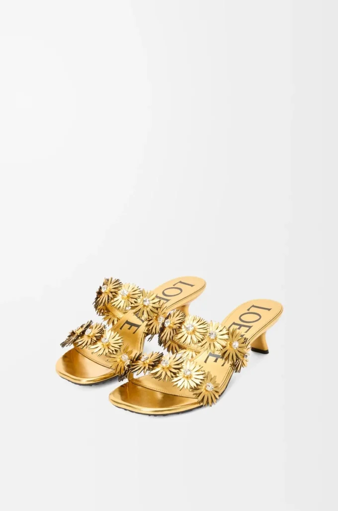 Petal Flower Sandale aus Kalbsleder und Kristallen Gold
