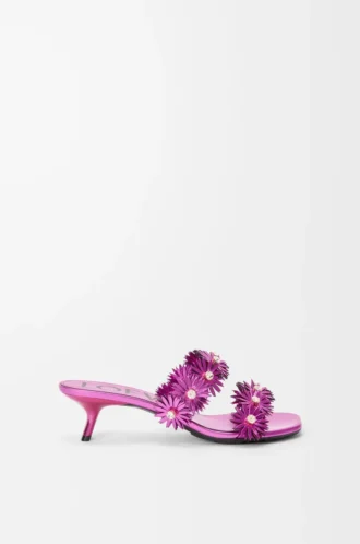 Petal Flower Sandale aus Kalbsleder und Kristallen in Fuchsia