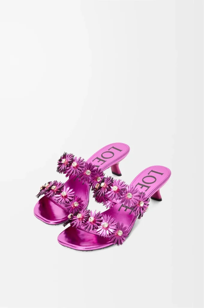 Petal Flower Sandale aus Kalbsleder und Kristallen in Fuchsia