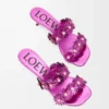 Petal Flower Sandale aus Kalbsleder und Kristallen in Fuchsia