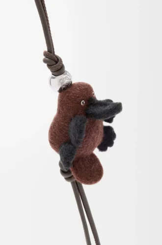 Platypus-Anhänger aus Filz Schokoladenbraun/Schwarz
